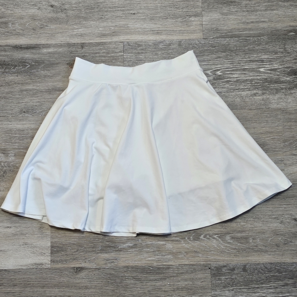 NWT Fabletics White Flounce Skort - Picture 3 of 8